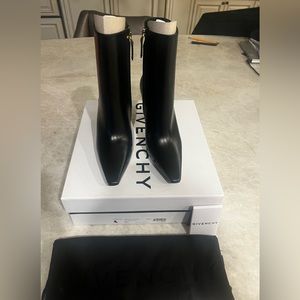 GIVENCHY NIB G Cube 85 Ankle Boot Size 38.5
